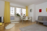 Zentral! Geräumiges 2-Zi.-Apartment (57 qm) - (007) - English text below